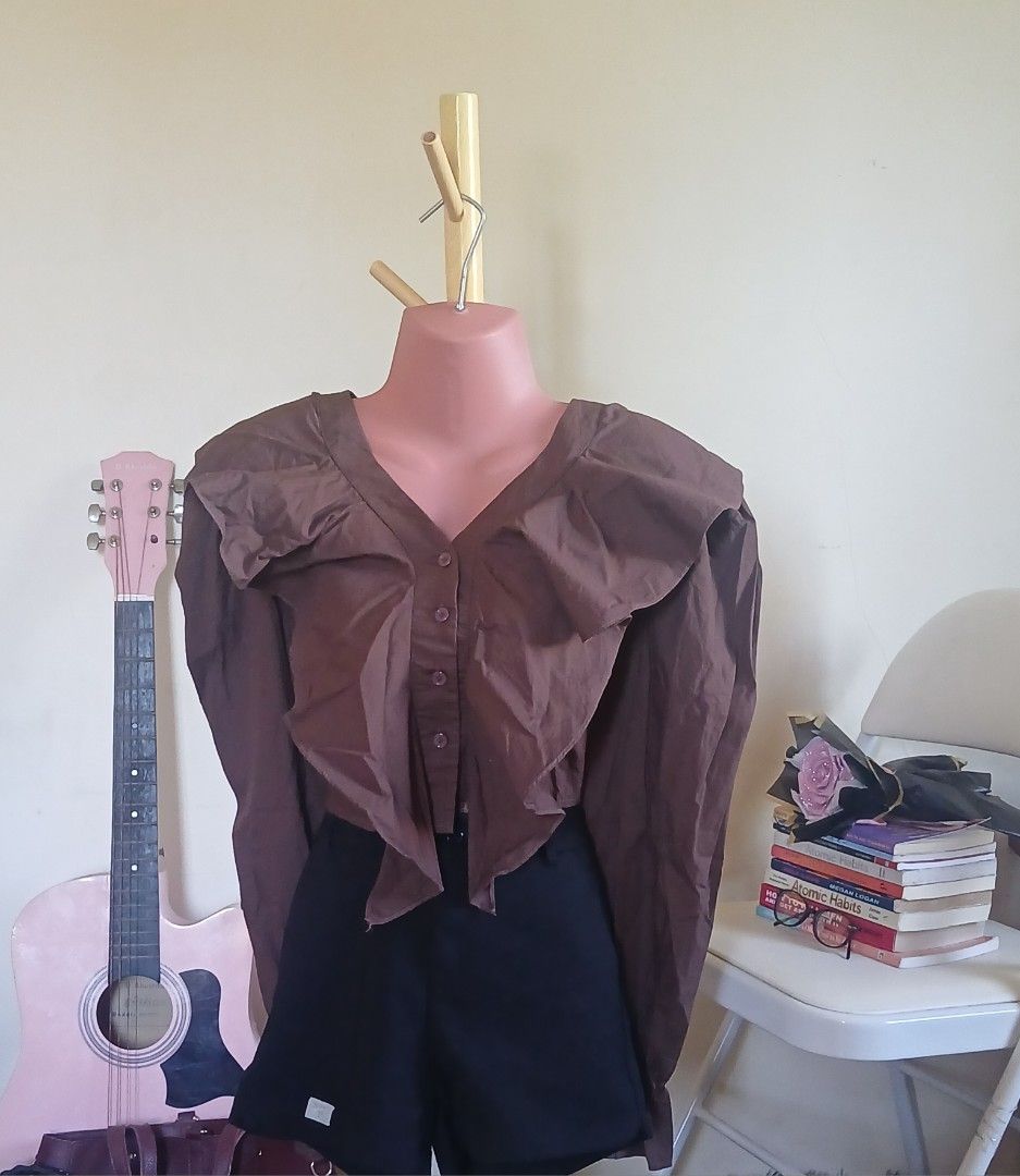 Y.J Brown Ruffled V-Neck Long Sleeve Blouse (Category: Blouses) located in Angadanan. Submitted by thriftby.cla (Listing ID 1453813077, Image 1). Description: Size: Medium - Large (Up to 40 bust).