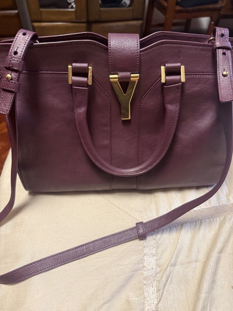 Yves Saint Laurent Cabas bag (Category: Luxury Bags & Wallets) located in Quezon City. Submitted by d8bhk9y4rs (Listing ID 1453635250, Image 2). Description: 2 way bag Recolored from red to Burgendy No flaws Authentic .