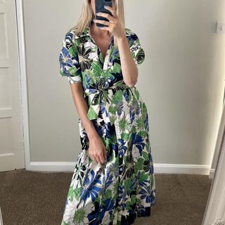 (Category: ) located in . Submitted by closet.cha (Listing ID 1453638941, Image 1). Description: .