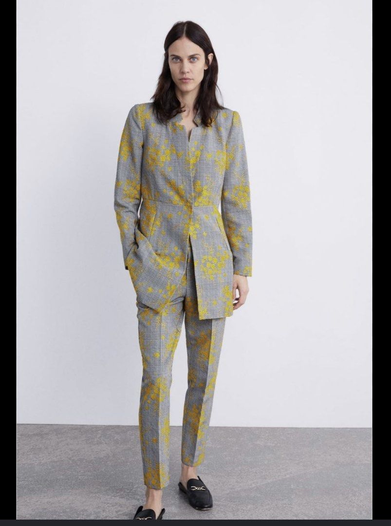 Zara coat (Category: Coats, Jackets and Outerwear) located in Quezon City. Submitted by jandbeyond (Listing ID 1453622745, Image 3). Description: .