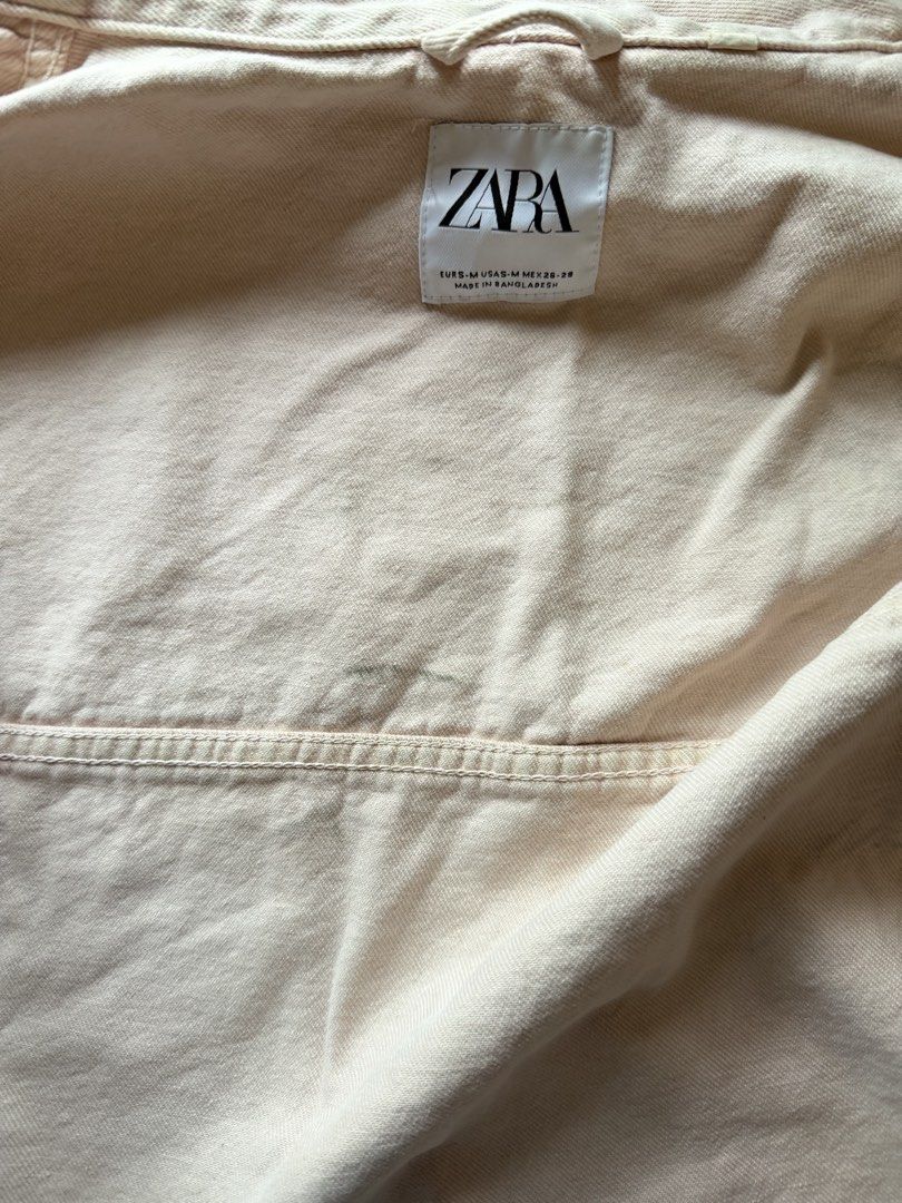 ZARA oversized pink denim jacket (Category: Coats, Jackets and Outerwear) located in Cebu City. Submitted by chicandcasualx (Listing ID 1453672067, Image 3). Description: Zara Oversized Denim Jacket Color: Light Pink / Blush Pink Size Medium (Oversized Fit) Selling for ₱800 Classic Zara oversized denim jacket in a soft blush pink shade. An easy layering piece that pairs well with dresses, jeans, or activewear for a casual chic look. * Color: Ligh