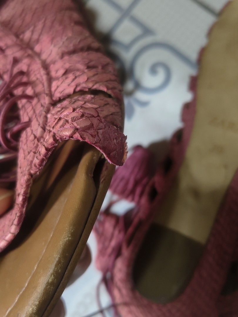 Zara Pink Lace-up Gladiator Sandals Size 39 (Category: Flats & Sandals) located in Manila. Submitted by kaeclo (Listing ID 1453680978, Image 3). Description: - Zara Pink Gladiator Sandals - Size 39 - Lace-up style with tassel details - Shows some wear on sole and edges (as pictured) - Plenty of life left for summer wear.