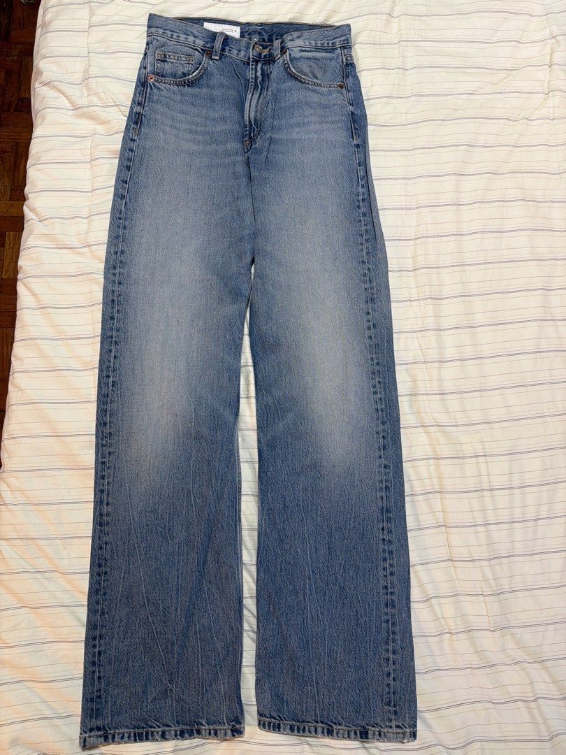 ZARA Wide Leg Jeans - Blue Denim (Category: Jeans) located in Taguig. Submitted by celinesells222 (Listing ID 1453714441, Image 1). Description: - Brand: ZARA - Color: Classic Blue Denim - Style: Wide-leg - Fit: Mid-rise - RFS: wrong size - Used once - shipping already included in price.