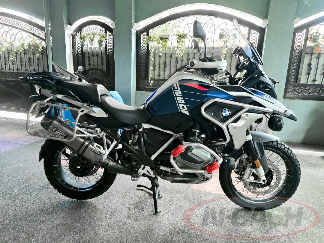 2023 BMW R1250GS Trophy (Category: Motorbikes for Sale) located in Quezon City. Submitted by luxury_by_n-cash (Listing ID 1453892798, Image 2). Description: 2023 BMW R1250GS Trophy Denali D7 Denali D3 Denali B6 Denali Cansmart Denali Soundbomb Touratech lower crash bar Touratech upper crash bar Touratech handlebar riser Mivv Speed Edge with carbon tip exhaust 11,000 kilometeres Complete service records (RSA Libis) PhP 1,198,000.