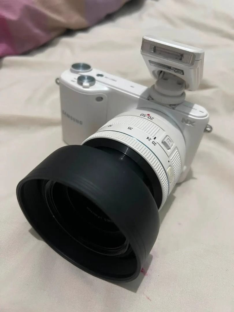 📸 Samsung NX2000 (Category: Cameras) located in Caloocan City. Submitted by el_lachica.014 (Listing ID 1453910295, Image 1). Description: 📸 Samsung NX2000 Full Details SPECS: - Type: Mirrorless , APS-C sensor - Resolution: 20.3MP, Full HD video - Screen: 3.7" touchscreen - Features: Built-in WiFi/NFC, ISO up to 25600, 8fps burst - Lens: 20-50mm f/3.5-5.6 II zoom + hood + external flash - Storage: 16GB Kingston microSD card included - Condition: