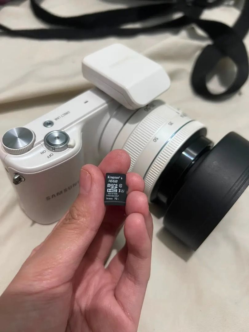 📸 Samsung NX2000 (Category: Cameras) located in Caloocan City. Submitted by el_lachica.014 (Listing ID 1453910295, Image 3). Description: 📸 Samsung NX2000 Full Details SPECS: - Type: Mirrorless , APS-C sensor - Resolution: 20.3MP, Full HD video - Screen: 3.7" touchscreen - Features: Built-in WiFi/NFC, ISO up to 25600, 8fps burst - Lens: 20-50mm f/3.5-5.6 II zoom + hood + external flash - Storage: 16GB Kingston microSD card included - Condition: