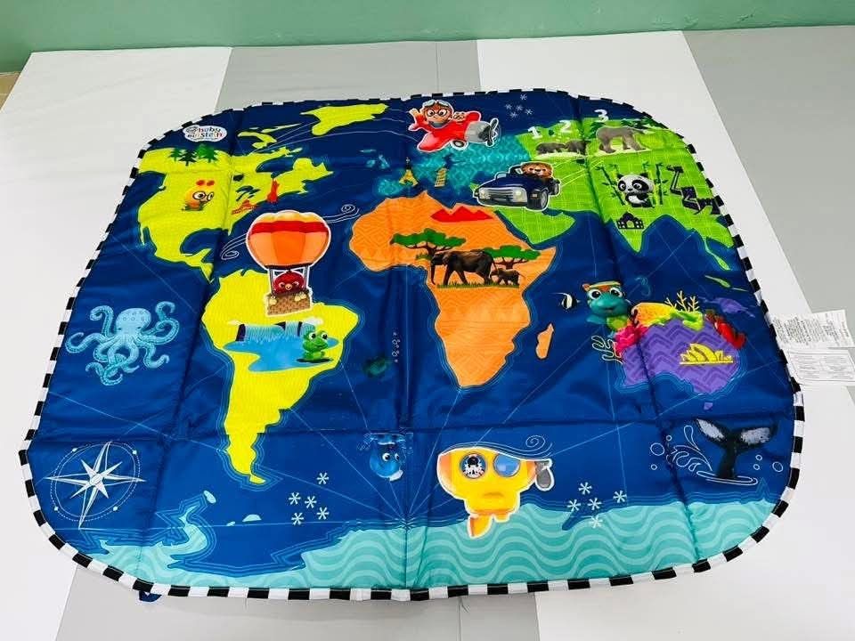 Activity mat (Category: Infant Playtime) located in Las Pinas. Submitted by glowupmamalife (Listing ID 1453887044, Image 2). Description: PASS AS BRANDNEW Baby Einstein Discovery Activity Mat Musical... Bought for 5000+ No Box na po Selling for Php 1,800 sobrang bago nito! ❤️.