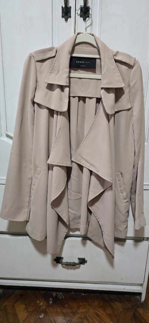 AGGIE Beige Waterfall Drape Jacket (Category: Coats, Jackets and Outerwear) located in Cainta. Submitted by mayiaba (Listing ID 1453879307, Image 1). Description: - Beige waterfall drape jacket from AGGIE - Lightweight fabric with a beautiful flow - Full length sleeves - Open front design, no buttons or zip - Can be worn open or tied with a belt (belt not included) - Ideal for layering over any outfit 449+Shipping (LastPricePosted) Pay via maya/ 