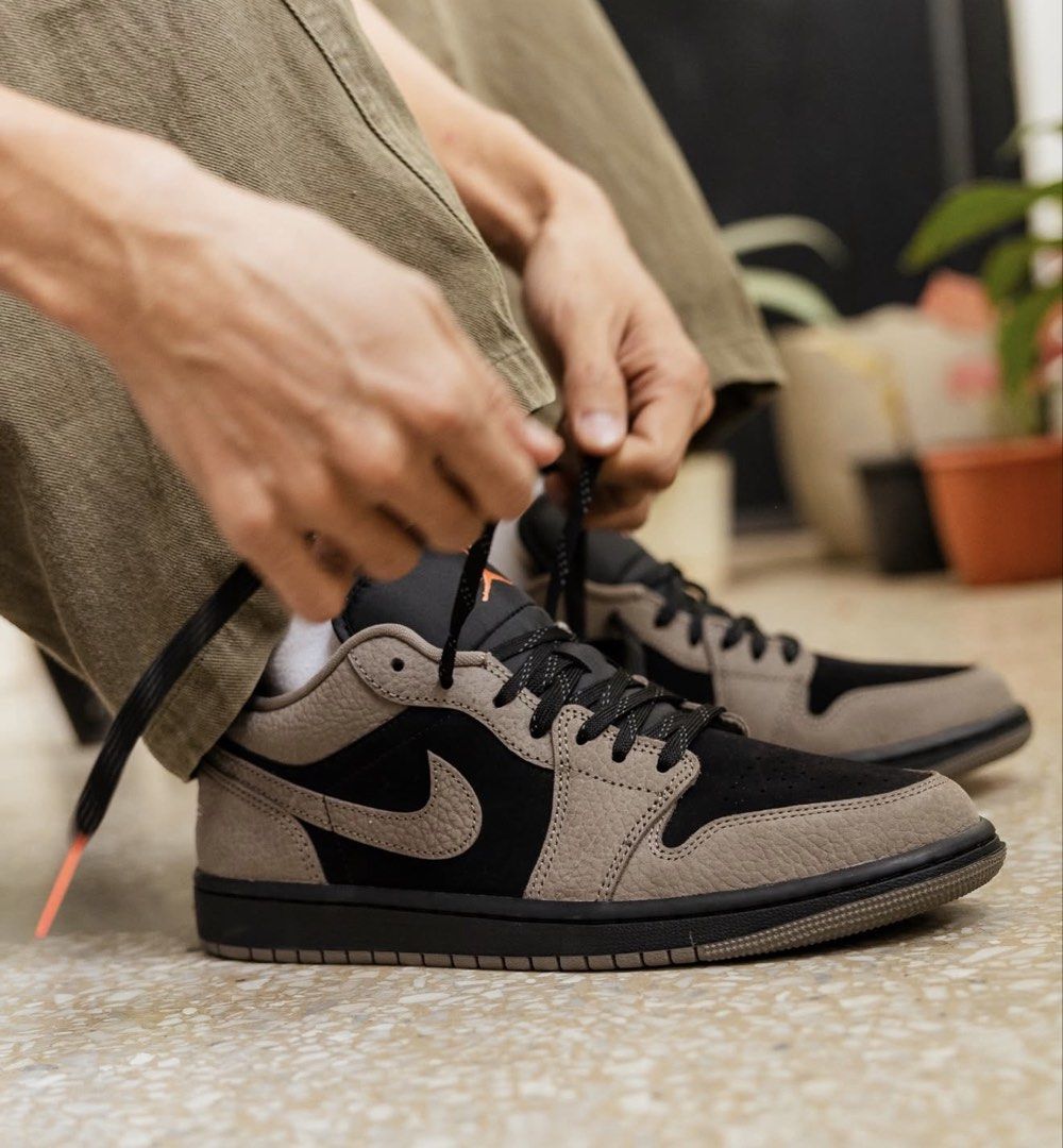 Air Jordan 1 Low SE “Black/Olive Grey” (Category: Sneakers) located in Batangas. Submitted by PL.25 (Listing ID 1453998491, Image 1). Description: WTS Air Jordan 1 Low SE “Black/Olive Grey” size 9, 11 US Men’s P4,600 FIRM (P7,295 srp) + SF 📍: Sto. Tomas Batangas 💳 : BDO | BPI | Gcash 📦 : LBC | JRS | LALAMOVE (Buyer’s Expense).