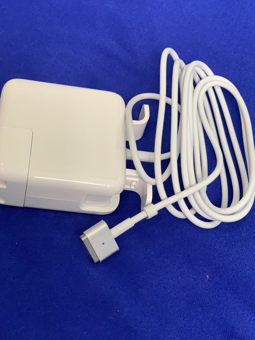 Apple 85W MacBook MagSafe (T Tip) Charger (Category: Chargers) located in San Juan City. Submitted by ph_gadgets_hub (Listing ID 1453826147, Image 2). Description: 💯% MacBook Air Charger 💯% MacBook Pro Charger The MacBook MagSafe 2 Adapter (T tip) efficiently charges at home, in the office, or on the go. It’s a compatible MacBook charger. 𝐅𝐋𝐀𝐒𝐇 𝐒𝐀𝐋𝐄🔥 ₱1,500 85W MacBook MagSafe 2 (T-Tip) Charger Brand New♥️ Compatibility: MacBook Pro M
