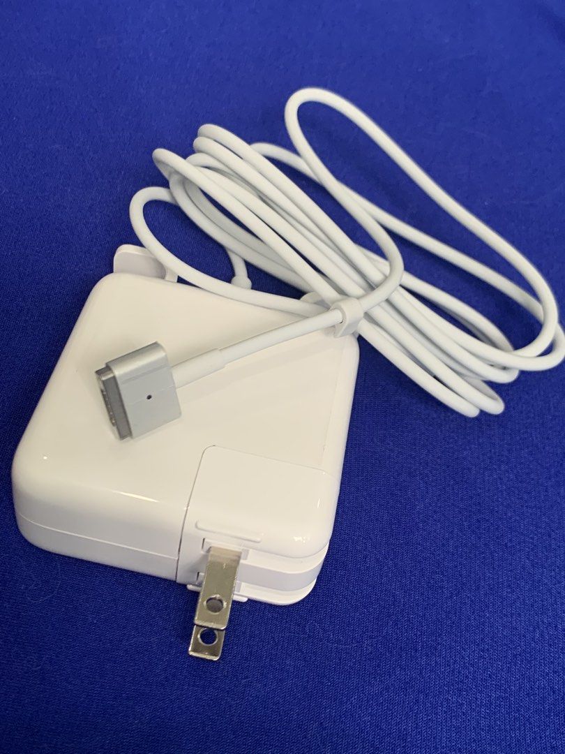 Apple 85W MacBook MagSafe (T Tip) Charger (Category: Chargers) located in San Juan City. Submitted by ph_gadgets_hub (Listing ID 1453826147, Image 3). Description: 💯% MacBook Air Charger 💯% MacBook Pro Charger The MacBook MagSafe 2 Adapter (T tip) efficiently charges at home, in the office, or on the go. It’s a compatible MacBook charger. 𝐅𝐋𝐀𝐒𝐇 𝐒𝐀𝐋𝐄🔥 ₱1,500 85W MacBook MagSafe 2 (T-Tip) Charger Brand New♥️ Compatibility: MacBook Pro M