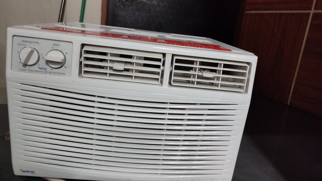ASTRON 1hp (Category: Air Conditioning and Heating) located in Manila. Submitted by dsanjuansdeclutter2 (Listing ID 1453821786, Image 3). Description: 3 months ko lang nagamit bago ako sumakay ng barko.