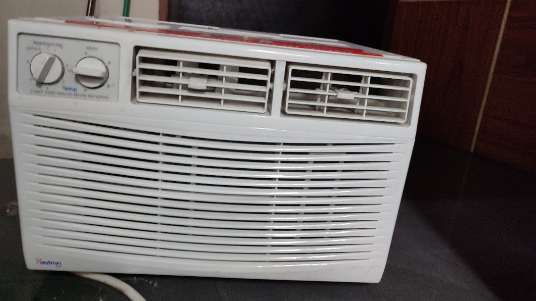 ASTRON 1hp (Category: Air Conditioning and Heating) located in Manila. Submitted by dsanjuansdeclutter2 (Listing ID 1453821786, Image 2). Description: 3 months ko lang nagamit bago ako sumakay ng barko.