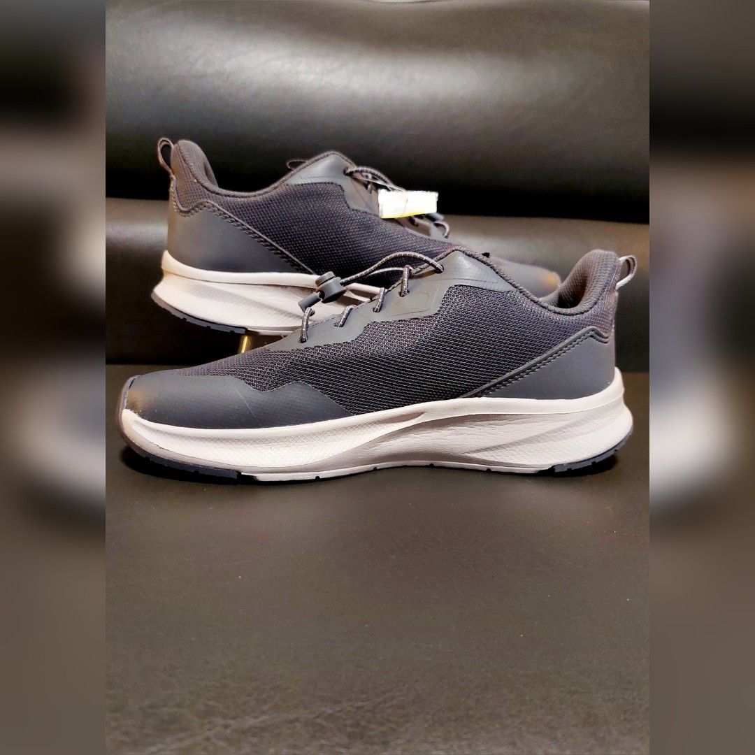 Athletic Shoes Boys Size 5 (Category: Casual Shoes) located in Makati City. Submitted by a_pullman016 (Listing ID 1453913269, Image 2). Description: Perfect for Gift 🎁🎄 - US Size: 5 (Boys) bought in USA Condition: BRANDNEW (Never been used) Color: Gray & White *what you see is what you get Very comfortable & smooth to use NO Box from the USA Price P700 only Bought Price: $30 Can ship nationwide:)).