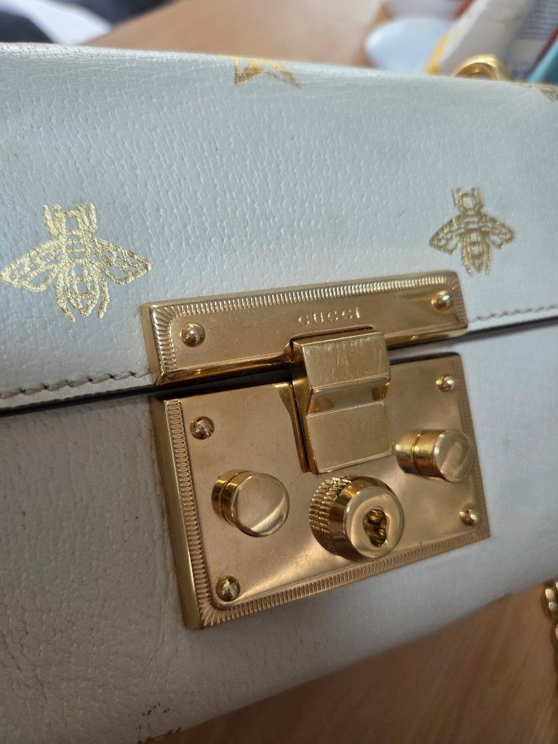 Authentic Gucci Bee Padlock (Category: Luxury Bags & Wallets) located in Dasmarinas. Submitted by thepursery.ph (Listing ID 1453816888, Image 2). Description: Rank AB+ may minimal dirt sa body, may folds din sa leather naipit during shipment hardware has no tarnish with provided gucci dustbag I can provide legitgrails cert for additional PHP 1K sf c/o buyer ♠️pass sa lowballers♠️.
