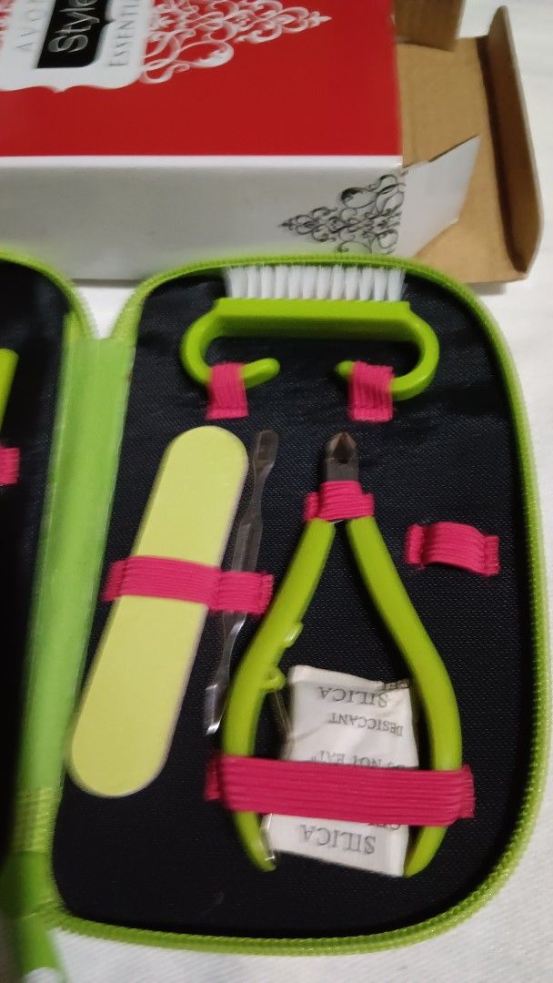 Avon Style Essentials Sewing & Manicure Kit (Category: Hands & Nails) located in Pasay City. Submitted by keenfox.a73ed0 (Listing ID 1453927420, Image 3). Description: - Adorable floral print travel case - Inside: mini sewing kit (thread, needles, buttons) - Inside: mini manicure set (clippers, file, brush) - Ideal for on-the-go emergencies or travel - Comes with original box.