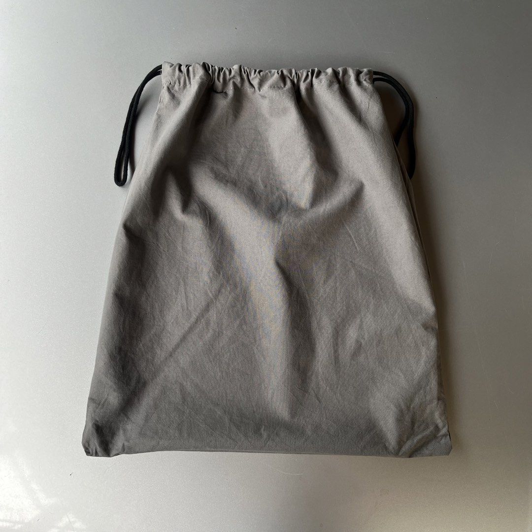 Balenciaga Dust Bag (Category: Luxury Bags & Wallets) located in Mandaue City. Submitted by chinsyap_03 (Listing ID 1453889531, Image 2). Description: 12x15 inches Genuine Grey Balenciaga dust bag - Secure drawstring closure - Ideal for storing and protecting designer bags or shoes - Keeps your valuable items safe and dust-free.