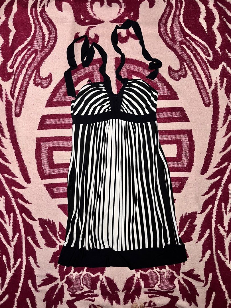 Bcbg Maxzria Stripped dress with pockets (Category: Dresses) located in Naga. Submitted by it_station (Listing ID 1453960612, Image 1). Description: .