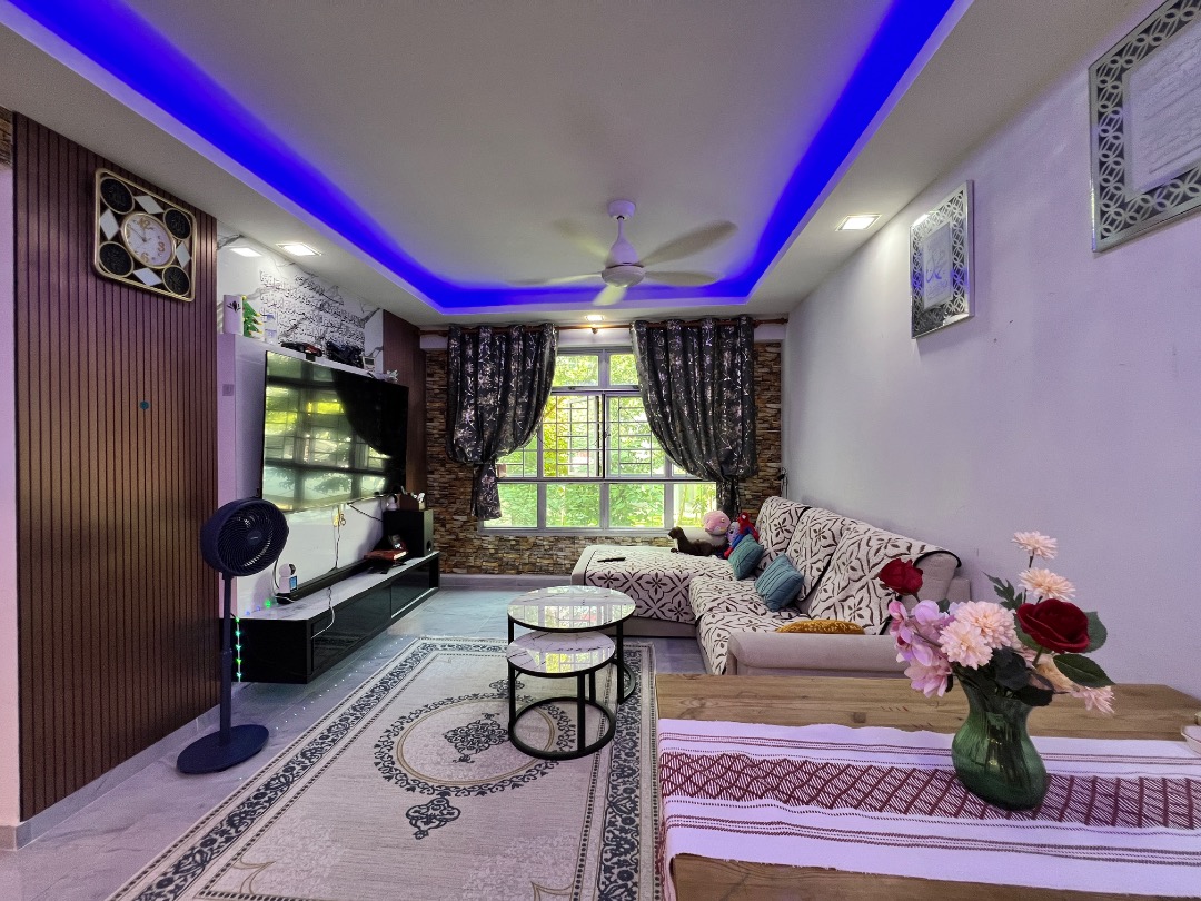 (Category: ) located in . Submitted by GreatDealHunters (Listing ID 1453882739, Image 1). Description: .