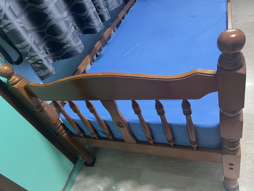 Bed frame (Category: Bed Frames & Mattresses) located in Singapore. Submitted by thatscactus (Listing ID 1453947428, Image 2). Description: Self collection .