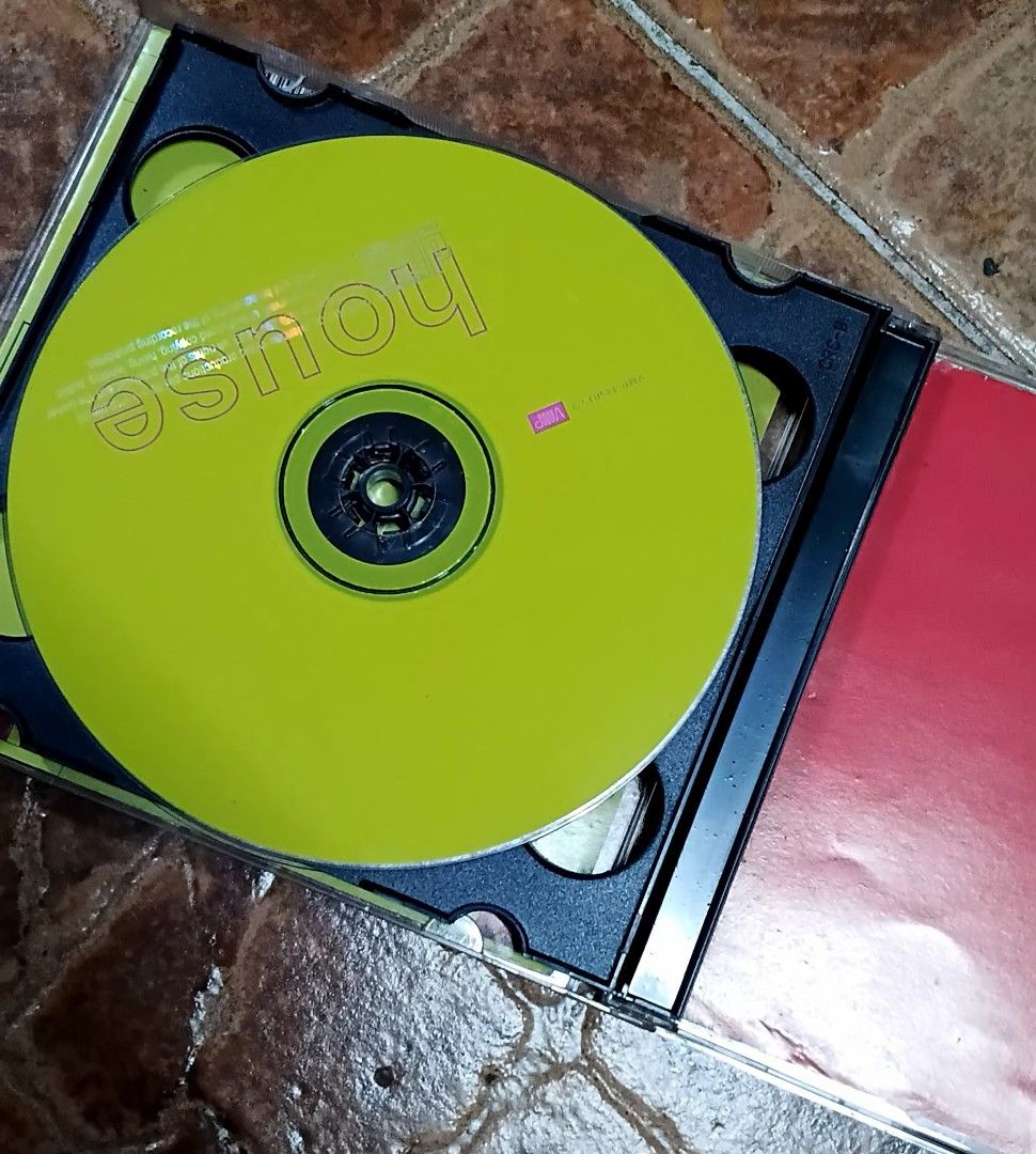 Best of Dance Classics House Techno CD Compilation (Category: CDs & DVDs) located in Quezon City. Submitted by dancatz (Listing ID 1453837919, Image 3). Description: □ P 259.00 - 2CD compilation of House & Techno dance classics - Features tracks from various artists - Includes hits like 'Real Vibration' and 'Welcome to the Future' - Perfect for fans of the genre - Case is intact LFB Seller's location : Brgy. Sta. Teresita Quezon City Please DM fo