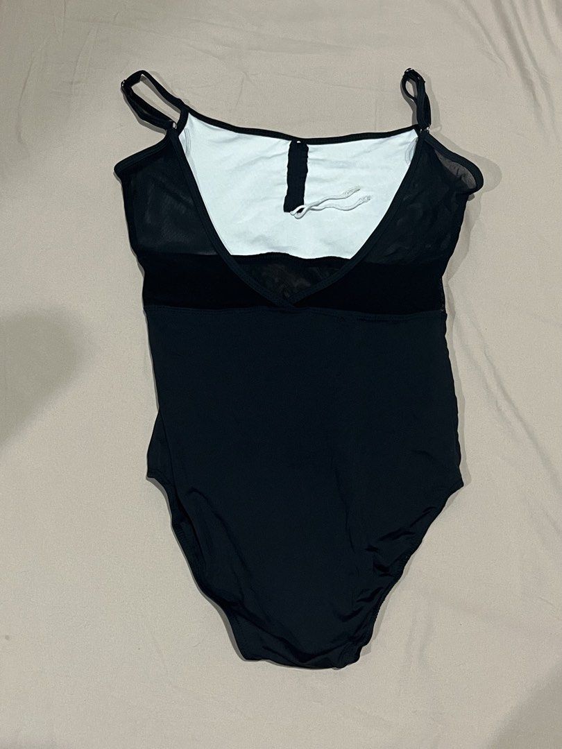Black Leotard with Mesh Detail (Category: Activewear) located in Manila. Submitted by ceeejdec (Listing ID 1453929459, Image 3). Description: - w/ mesh panel across the chest - Adjustable straps for a perfect fit - V-neckline with tie closure at the back .