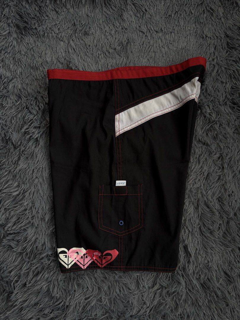 Black Roxy Spell outBoard Shorts (Category: Swim Trunks & Board Shorts) located in Manila. Submitted by 3ftkl2 (Listing ID 1453856817, Image 1). Description: Size on tag: 7 (28-30) Waist: 15.5” Length: 17.5” Hem: 10.5 Condition: Very Good Issue: Need wash only Color rate: 10/10 Note: Color may vary due to lighting. 349 + shipping. none negotiable. DM us for more inquiries..