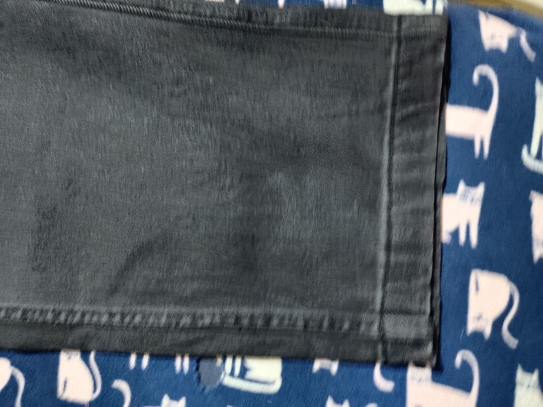 Black/Dark Wash Baggy Jeans (Category: Jeans) located in Santa Rosa. Submitted by prlvdbyellie (Listing ID 1453988877, Image 3). Description: Size 24-25 inches waist, Length 36.5 inches, Leg hole 7 inches.
