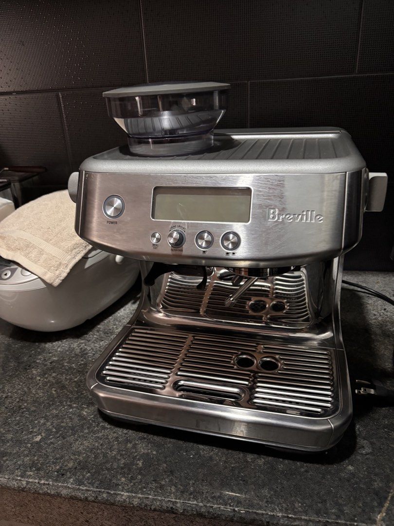 Breville Barista Pro Espresso Coffee Machine (Category: Coffee & Tea Tableware) located in Pasig City. Submitted by kimstore_ (Listing ID 1453926490, Image 2). Description: Lightly used. Complete accessories with box.
