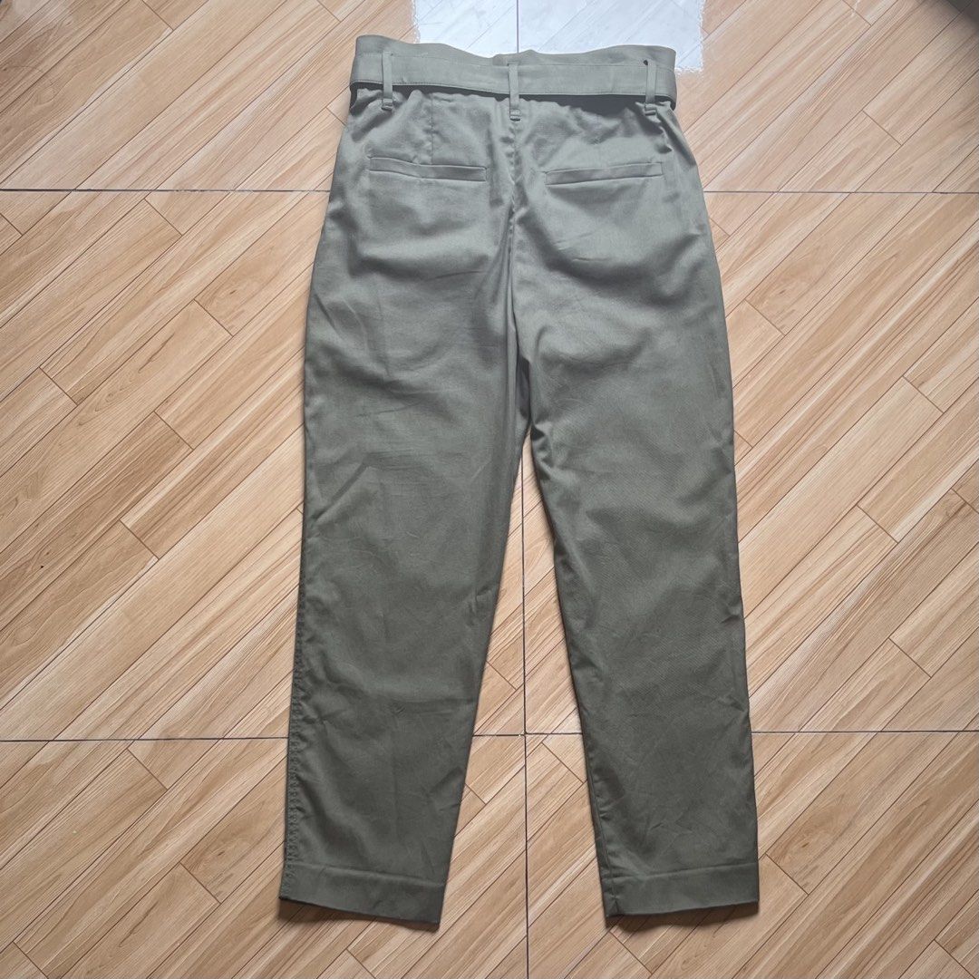 Burnello Cucinelli Belted Garbadine Pleated Trouser (Category: Luxury Apparel) located in Davao. Submitted by lwndvo (Listing ID 1453661944, Image 3). Description: Burnello Cucinelli Belted Garbadine Pleated Trouser Like New UC Authentic Dimensions: Waist: 26-30 Length: 36 Issue/s: None Price: 5,000 + shipping .
