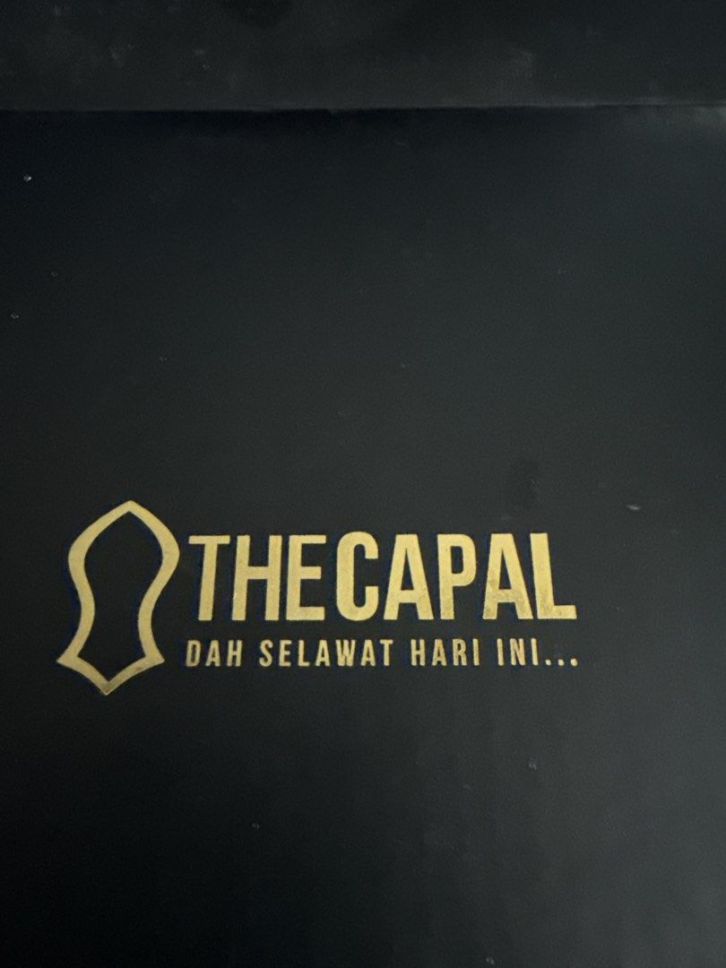 Cap (Category: Caps & Hats) located in Singapore. Submitted by firaldo (Listing ID 1453878126, Image 3). Description: .