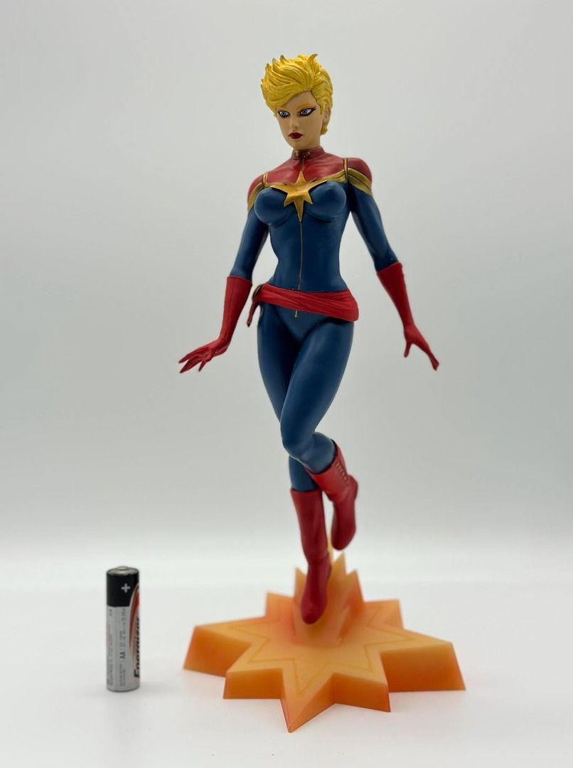 Captain Marvel Statue Figure (Category: Figurines & Statues) located in Bulacan. Submitted by sofubiman08 (Listing ID 1453901231, Image 1). Description: - Awesome Captain Marvel statue - Perfect for any Marvel fan's collection - Highly detailed and well-painted figure - Stands on a cool star-shaped base.