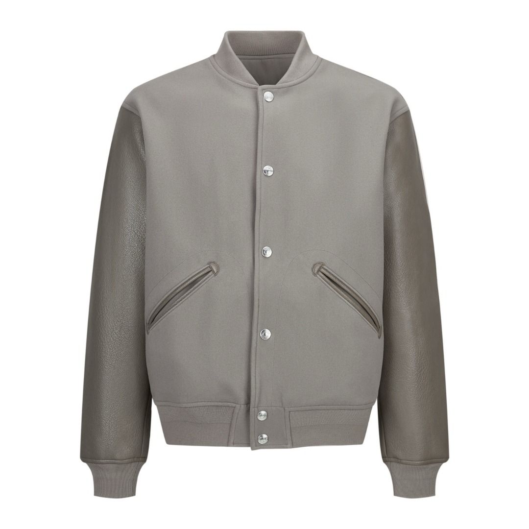 CD Jacket (Category: Coats, Jackets and Outerwear) located in Singapore. Submitted by premiumhypeseller (Listing ID 1453939712, Image 1). Description: Information ------------- PO : 5-8 Days Best seller in SG Over 3000+ items in our catalog Only Singapore Seller with a website catalog Do let me know if you're looking for something that's not listed 100% QC Assured !!! Providing Quality Fashion Since 2018 What you see is what you get! Free Deliver