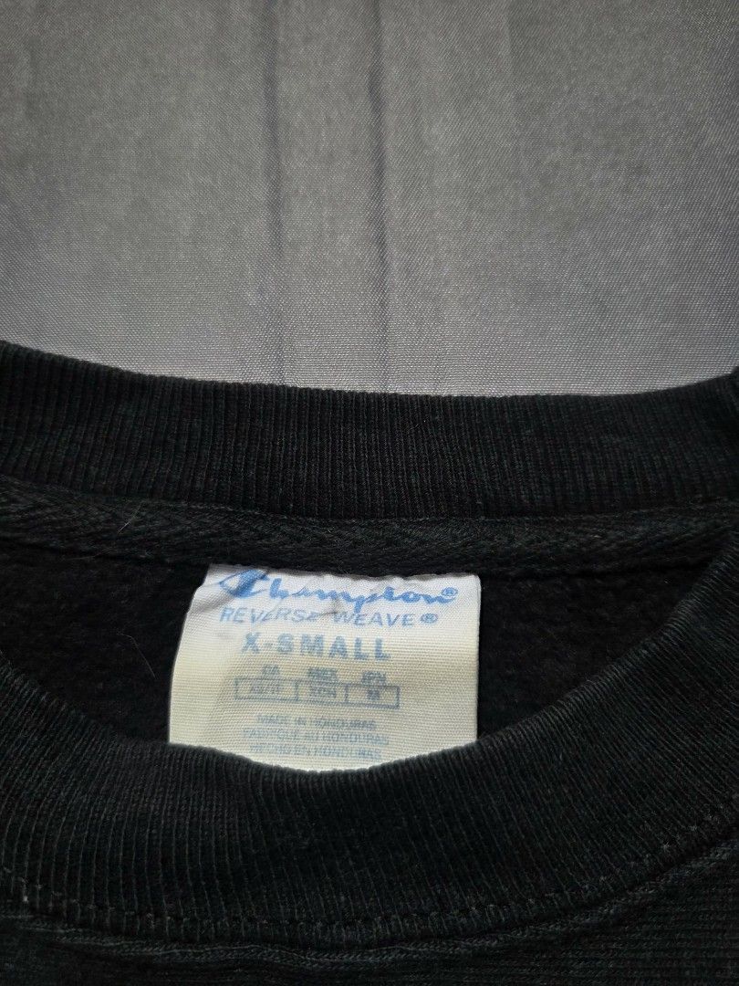 Champion Reverse Weave Black Crewneck Sweatshirt (Category: Coats, Jackets and Outerwear) located in Rizal. Submitted by stoo_cee (Listing ID 1453991294, Image 3). Description: Vintage Champion Reversed Weave Crewneck 20.5 x 26 M 9.6/10 None 550+sf.