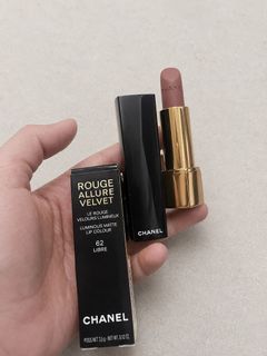 (Category: ) located in . Submitted by simplydecluttering_makeup (Listing ID 1453935281, Image 1). Description: .