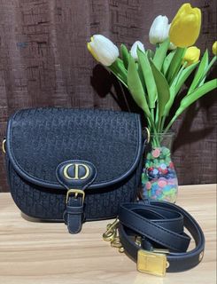 (Category: ) located in . Submitted by remyraon_preloved (Listing ID 1453845262, Image 1). Description: .