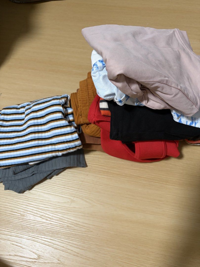 Clothes Bundle (Category: Shirts) located in Singapore. Submitted by mdnelyy (Listing ID 1453930772, Image 1). Description: fits Size S-M, adult ribbed shirts & cropped t-shirts. Include 2 kids ribbed tops size for - 156cm to 164cm. 13-14 yr old total 10 pcs for $6..