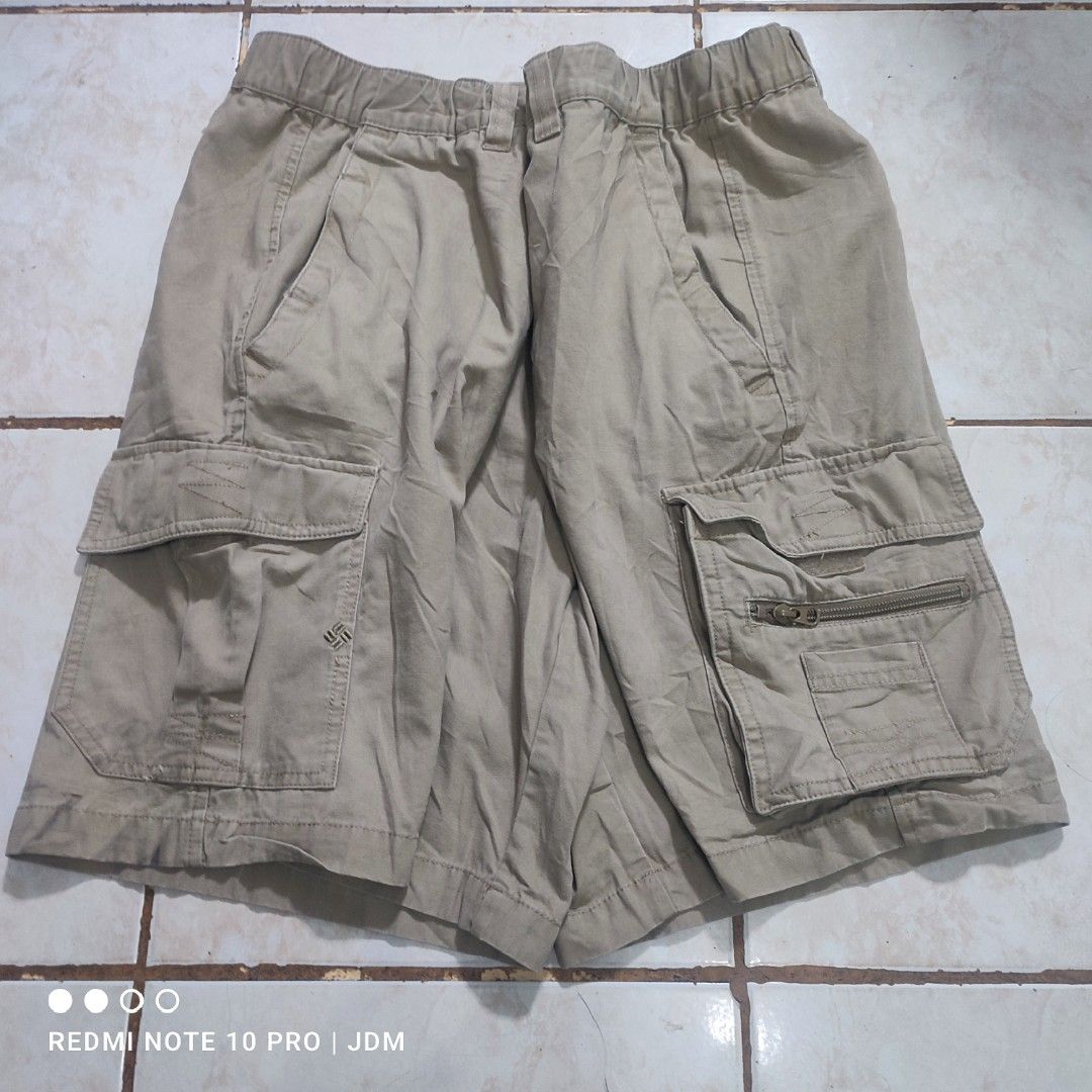 Columbia Cargo Shorts 7 pocket (Category: Shorts) located in Antipolo. Submitted by klashnikov (Listing ID 1453837869, Image 2). Description: Size:XL Dimes:40x19" leg opening 13.5" Tags:Complete Condition:Very good ColorRate:9.5/10 Honest issue:used Payment option:Bank transfer,gcash,cash ₱350 only Pwede videocall for legitimacy Pwede pickup sa aking munting garahe waze (JDM thrift shop) Pwedeng meetup around upper Antipolo,pag malayo ka pwede na