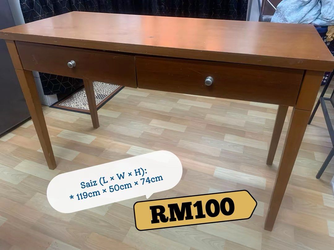 CONSOLE TABLE SOLID WOOD (Category: Tables & Sets) located in Kuala Lumpur. Submitted by mrs.intan95 (Listing ID 1453822388, Image 1). Description: Console Table Solid Wood UNTUK DI LET GO‼️ ✅ Condition: 9/10 * Ada sedikit kesan contengan, masih kukuh & cantik. 📏 Saiz (L × W × H): * 119cm × 50cm × 74cm 💰 Harga: RM100 📍 SELF PICKUP : Jalan Kempas, Kg. Bukit Kapar.