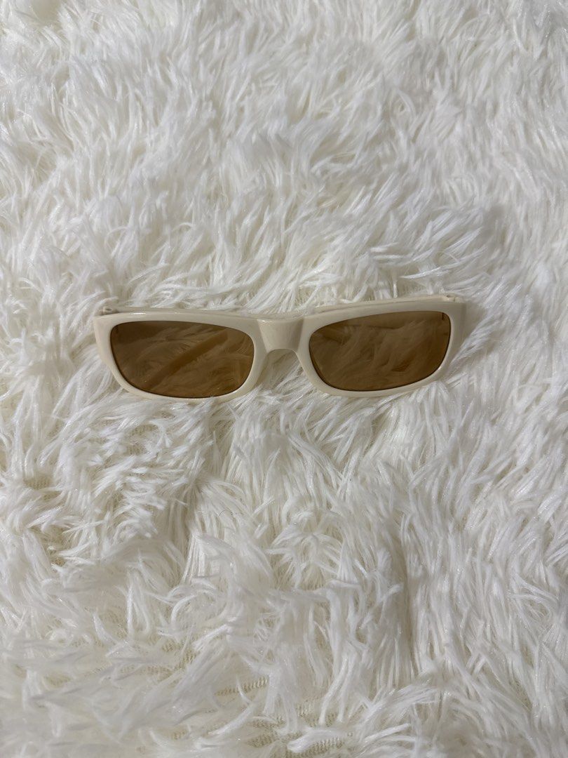 Cream Frame Sunglasses with Brown Lenses (Category: Sunglasses & Eyewear) located in Imus. Submitted by tpdecluttering (Listing ID 1453973984, Image 1). Description: .