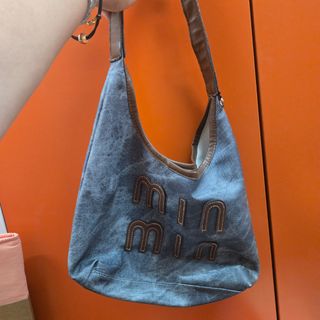 (Category: ) located in . Submitted by prettythings_ (Listing ID 1453958897, Image 1). Description: .