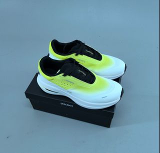 (Category: ) located in . Submitted by khai.uasneakers (Listing ID 1453908953, Image 1). Description: .