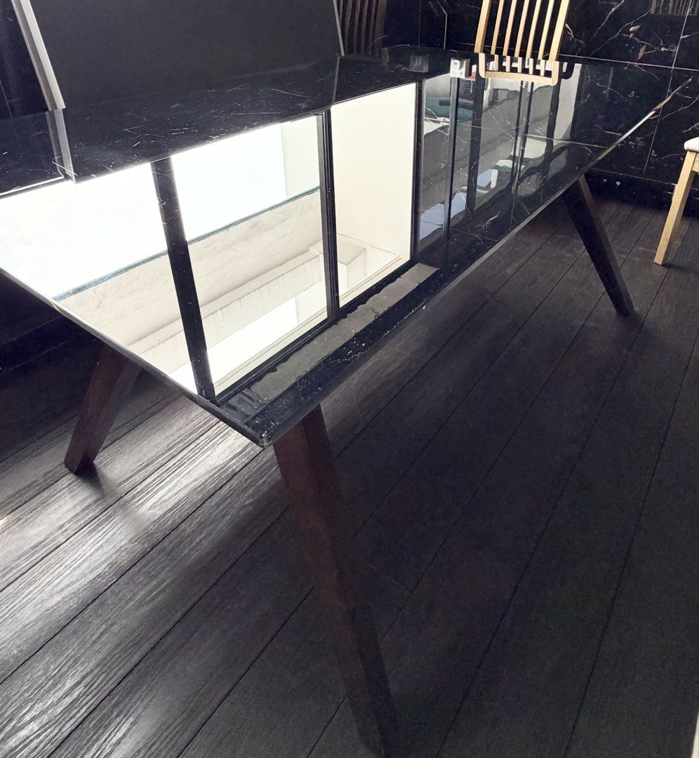 Dining table (Category: Tables & Sets) located in Singapore. Submitted by fshishehch20408 (Listing ID 1453888536, Image 1). Description: You can take the glass off. The rest is wood. 150*90cm.