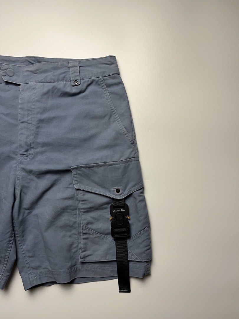 Dior x Alyx Buckle Cargo Shorts Slate (Category: Luxury Apparel) located in Manila. Submitted by streetsavvy (Listing ID 1453916713, Image 3). Description: Dior x Alyx Buckle Cargo Shorts Slate Size: 44 Waist: 30” Length: 19” Inseam: 8” Hip: 18” Knee: 13” Leg Opening: 11” Front rise: 12” Measured in Inches This piece represents a defining moment in modern menswear, hailing from the early era of Kim Jones’ tenure at Dior Men (Spring/Summer 2020). 