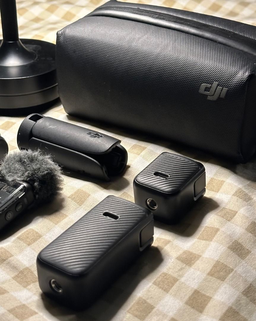 DJI Osmo Pocket 2 Creator Combo Gimbal Camera Accessories (Category: Cameras) located in Manila. Submitted by rjmorespaulo (Listing ID 1453926803, Image 2). Description: DJI Osmo Pocket 3 with Mic and Memory Card Selling my DJI Osmo Pocket 3. Price: PHP 20,000 Includes: DJI Osmo Pocket 3 1 wireless microphone Memory card Memory card adapter Charging cable and other available accessories Free testing upon meetup Fully working and well maintained. 