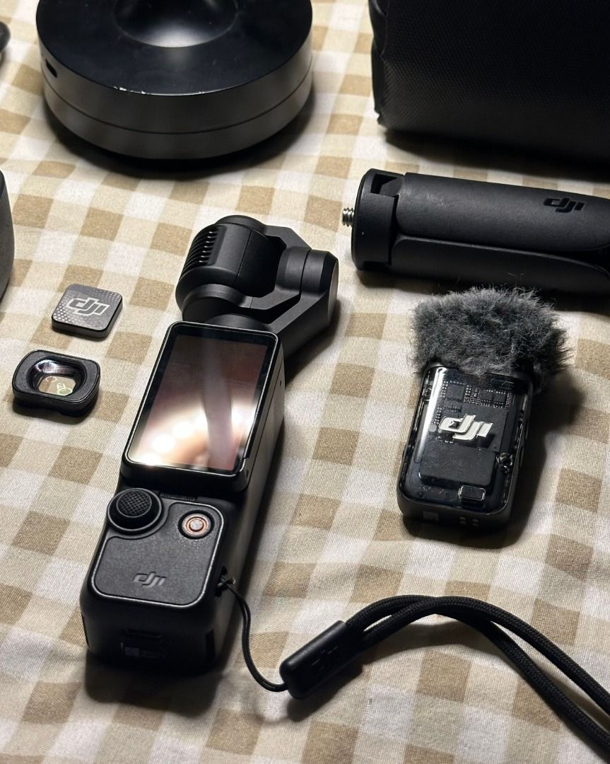 DJI Osmo Pocket 2 Creator Combo Gimbal Camera Accessories (Category: Cameras) located in Manila. Submitted by rjmorespaulo (Listing ID 1453926803, Image 1). Description: DJI Osmo Pocket 3 with Mic and Memory Card Selling my DJI Osmo Pocket 3. Price: PHP 20,000 Includes: DJI Osmo Pocket 3 1 wireless microphone Memory card Memory card adapter Charging cable and other available accessories Free testing upon meetup Fully working and well maintained. 