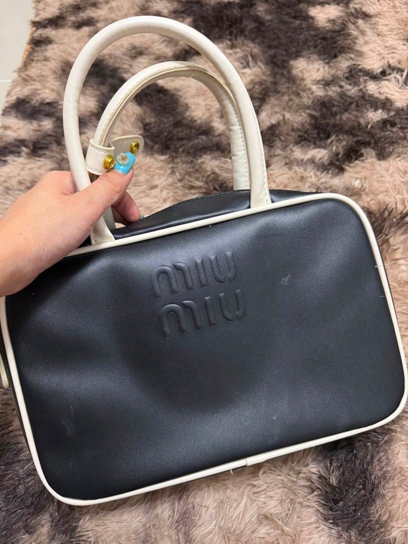 doctors bag (Category: Tote Bags) located in Quezon City. Submitted by lindthings (Listing ID 1453819031, Image 1). Description: .