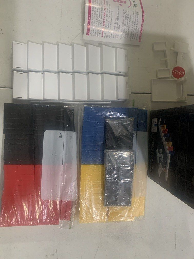 Domino - Japan Domino Association (Category: Board Games & Puzzles) located in Carmona. Submitted by bihira (Listing ID 1453840352, Image 2). Description: Domino - Japan Domino Association - WYSIWYG - As is / opened box / signs of use - Complete.