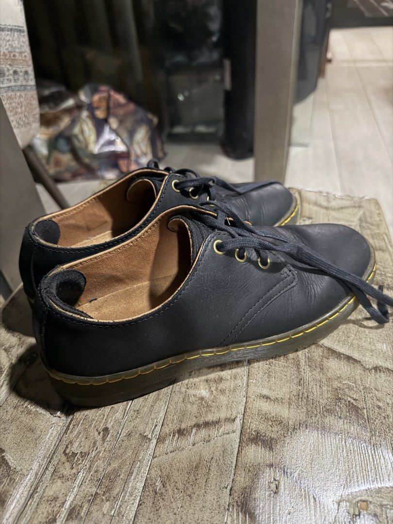 Dr. Martens Coronado Leather Lace Up 3-Eye (Category: Casual Shoes) located in Makati City. Submitted by chanamarie (Listing ID 1453848764, Image 2). Description: Selling my Dr. Martens Coronado Leather 3-Eye shoes Added some back heel protector, you can remove this! No issues. Super durable as in haha not for me lang Bought from Singapore. NOT THRIFTED. RFS: Decluttering.