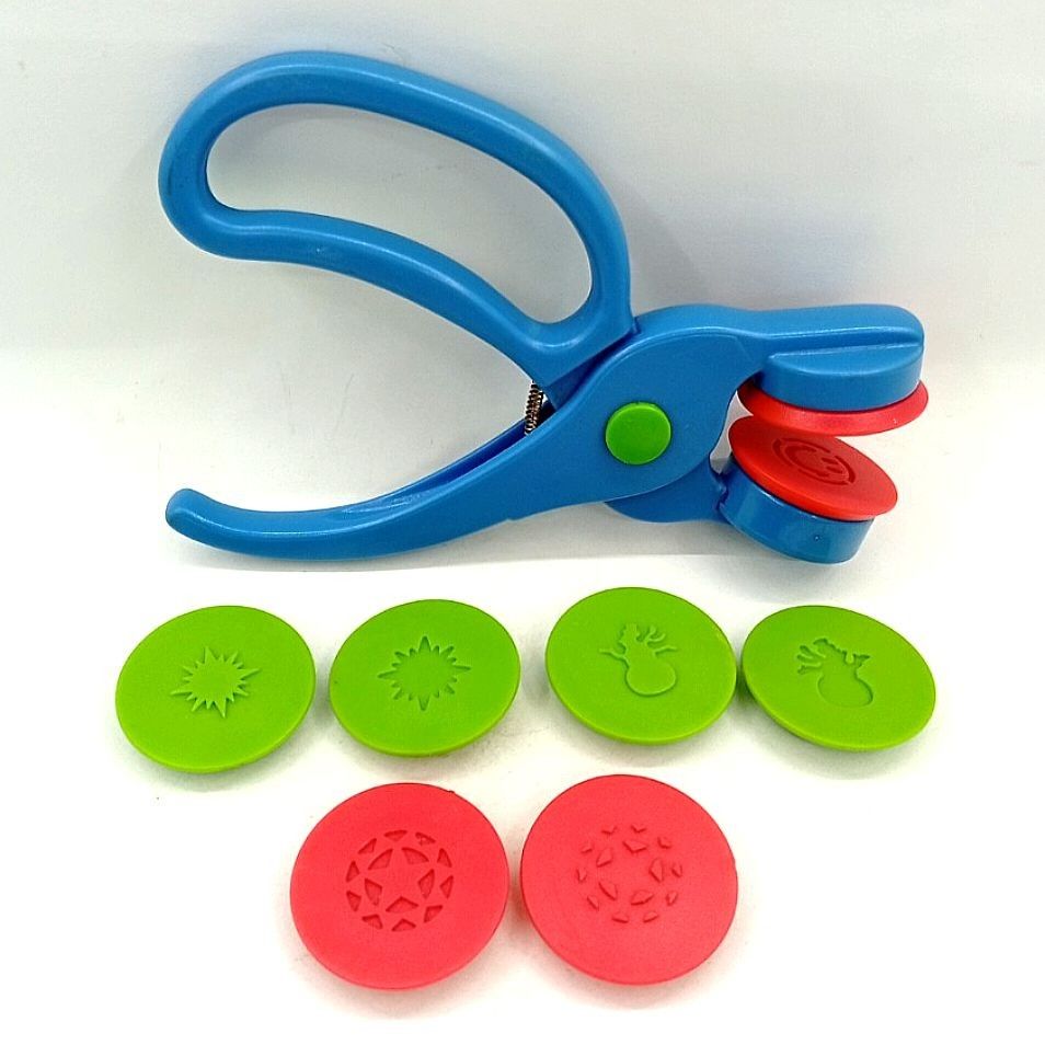 Embossing Tool with Detachable Design Discs (Category: Craft Supplies & Tools) located in Imus. Submitted by mostlyvintage (Listing ID 1453903537, Image 2). Description: 🎀 detachable discs feature different designs 🎀 🌸 for fashion finds and other stuff, pls. visit my other store: https://carousell.app.link/wzOYM5gGTxb.